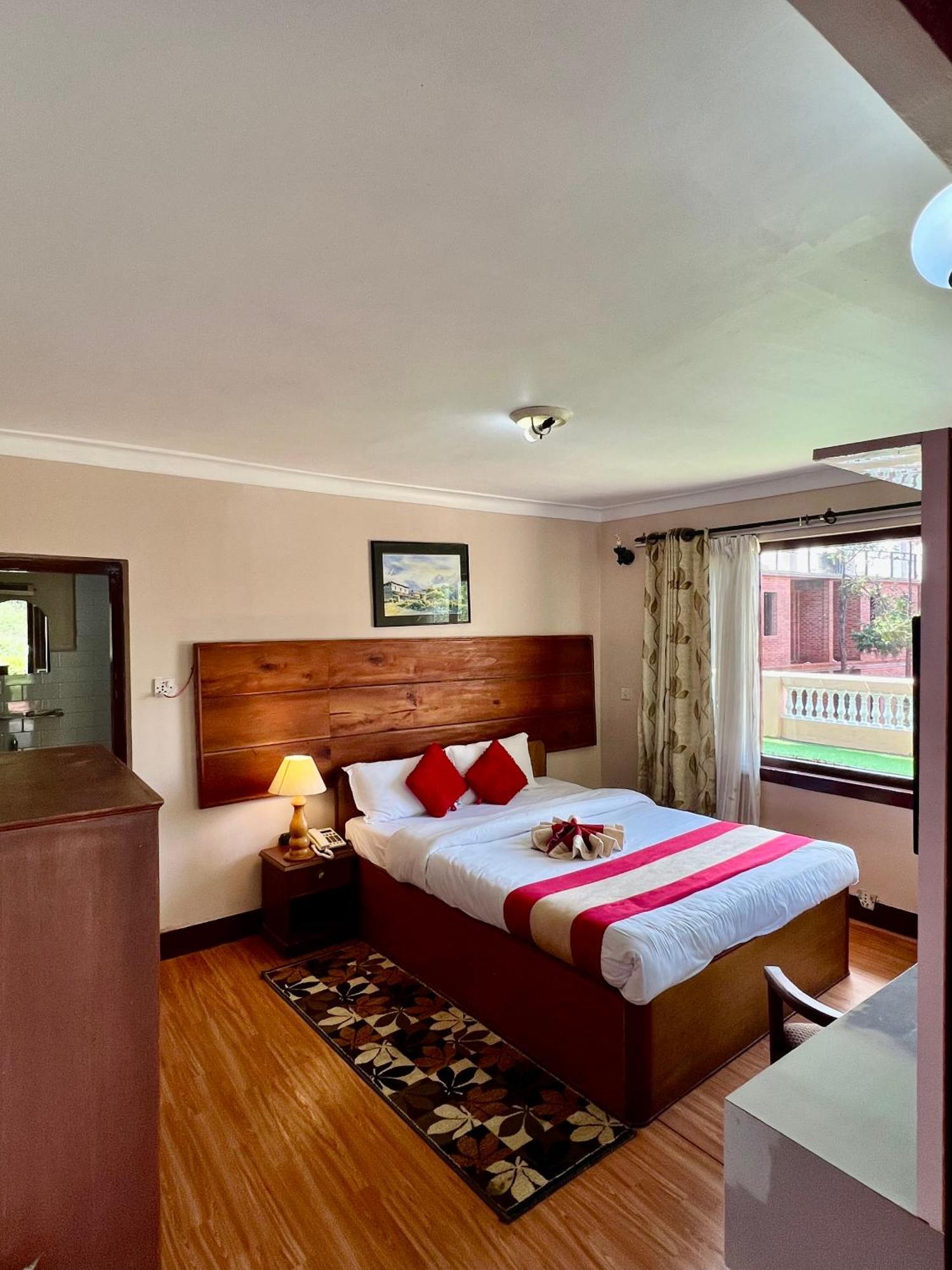 Mount Everest Hotel & Resort Nagarkot Bagian luar foto
