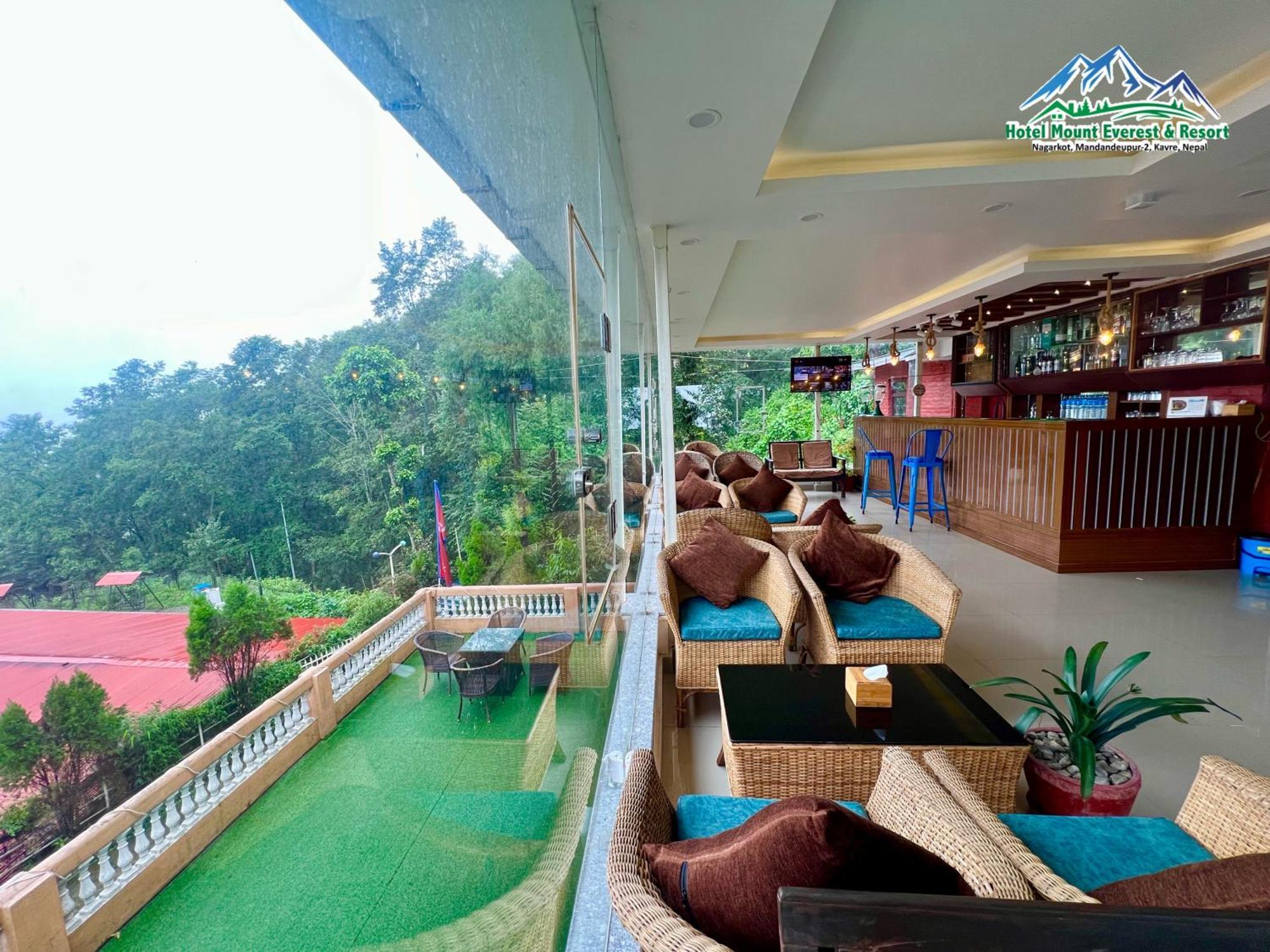 Mount Everest Hotel & Resort Nagarkot Bagian luar foto